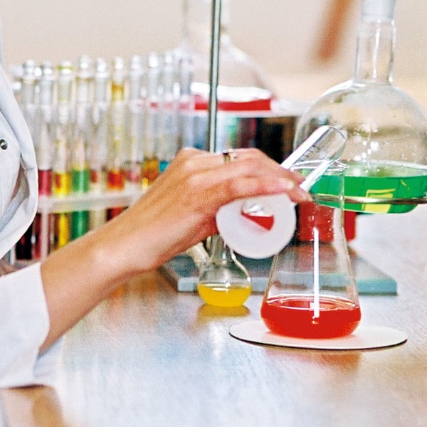 Лабораторне скло і хімічний посуд